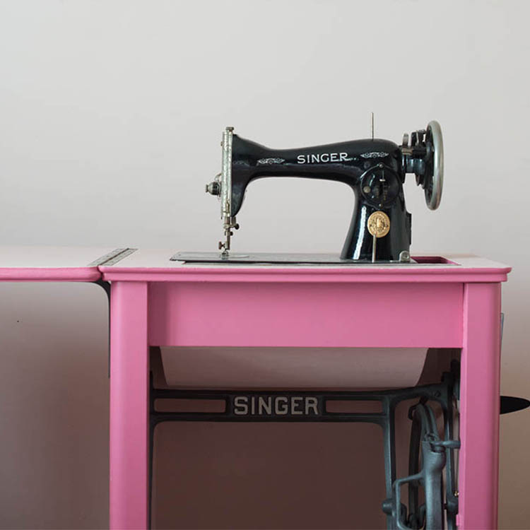 miniature machine singer