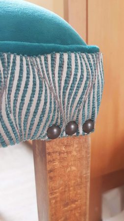 Clous-tapissier-fauteuil-bridge